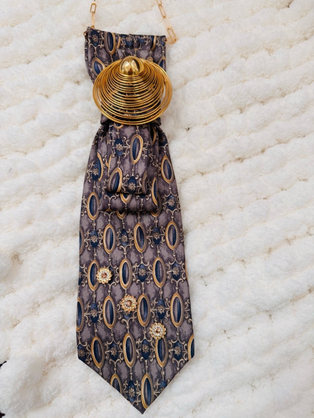 Beautiful Gold and Navy Patterned Women’s Tie Nevklace with Decorative Pin